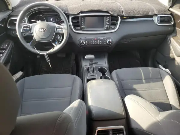 5XYPG4A39KG476674 2019 KIA SORENTO - Image 8