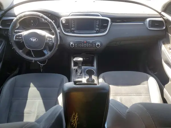 5XYPG4A39KG478070 2019 KIA SORENTO - Image 8