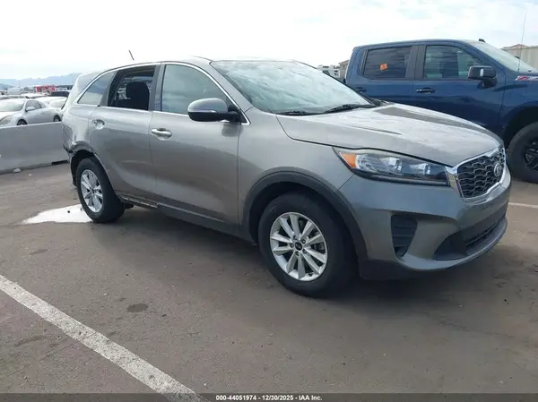 5XYPG4A39KG490879 2019 KIA SORENTO - Image 1