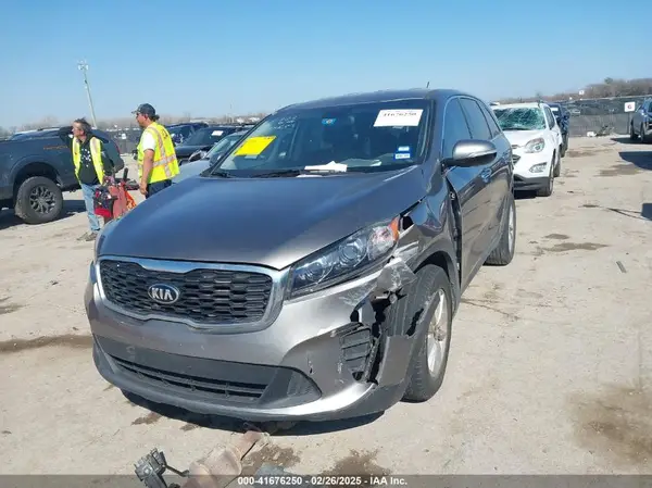 5XYPG4A39KG496696 2019 KIA SORENTO - Image 2