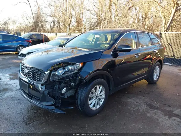 5XYPG4A39KG500035 2019 KIA SORENTO - Image 2