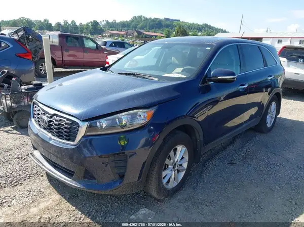 5XYPG4A39KG508555 2019 KIA SORENTO - Image 2