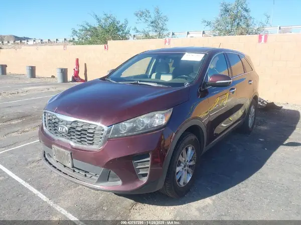 5XYPG4A39KG513495 2019 KIA SORENTO - Image 2