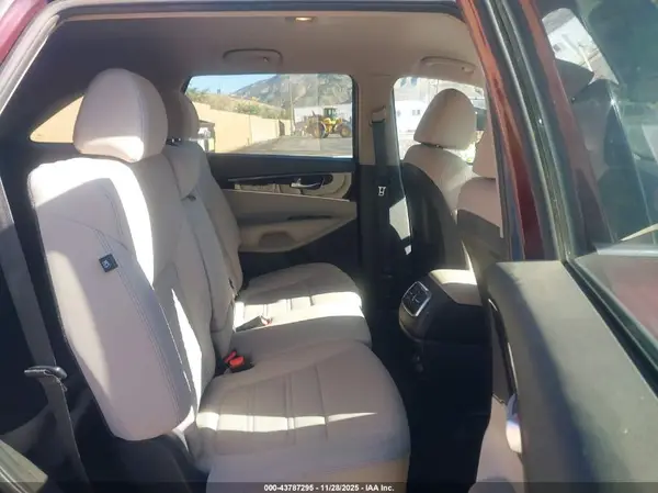 5XYPG4A39KG513495 2019 KIA SORENTO - Image 8