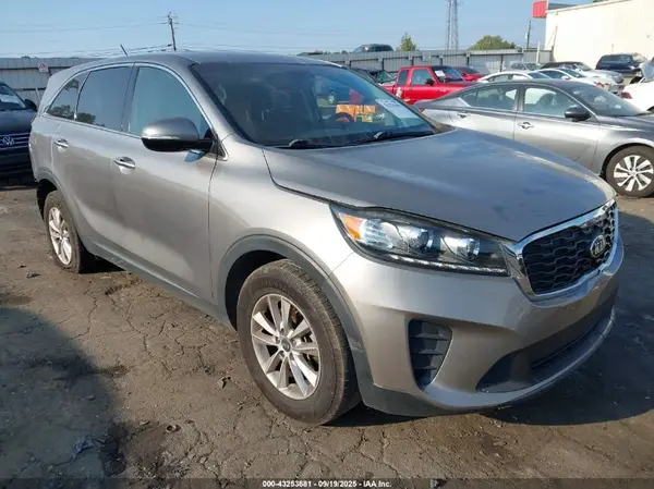5XYPG4A39KG519815 2019 KIA SORENTO - Image 1