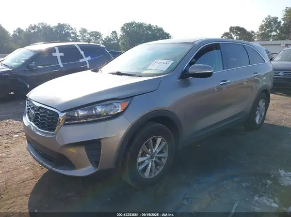 5XYPG4A39KG519815 2019 KIA SORENTO - Image 2