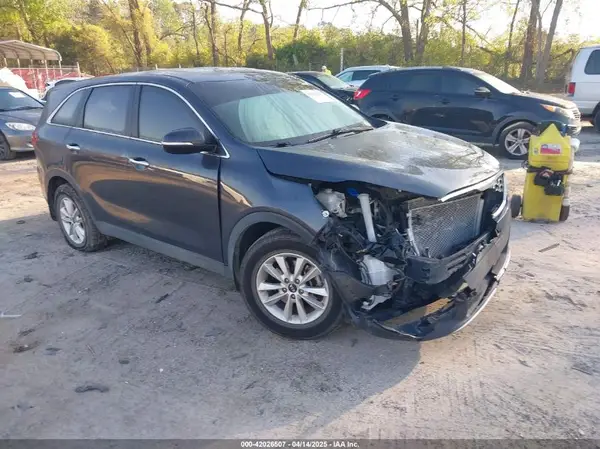 5XYPG4A39KG523363 2019 KIA SORENTO - Image 1