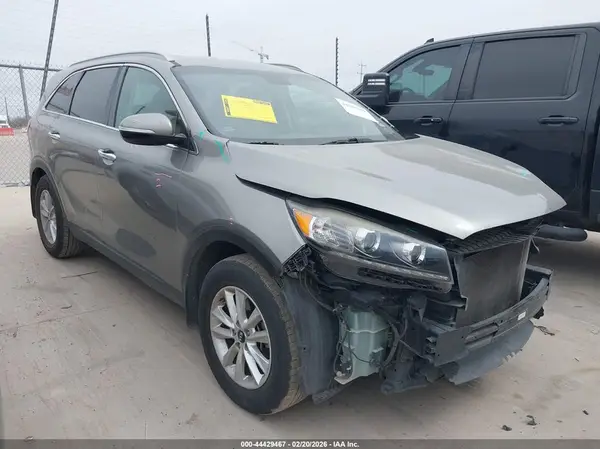 5XYPG4A39KG526487 2019 KIA SORENTO - Image 1