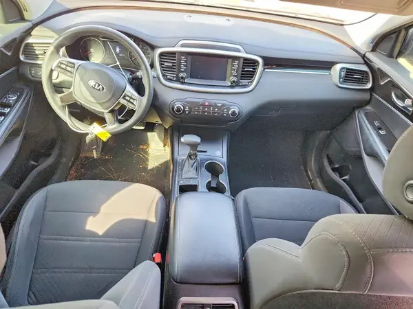 5XYPG4A39KG528207 2019 KIA SORENTO - Image 8