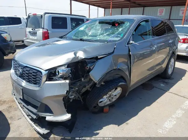 5XYPG4A39KG529146 2019 KIA SORENTO - Image 2