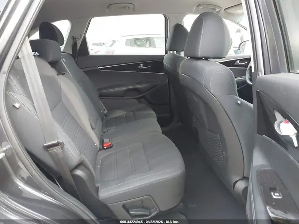 5XYPG4A39KG530183 2019 KIA SORENTO - Image 8