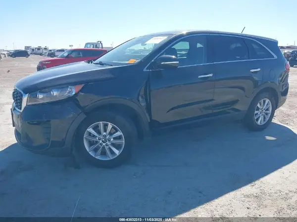 5XYPG4A39KG530930 2019 KIA SORENTO - Image 2