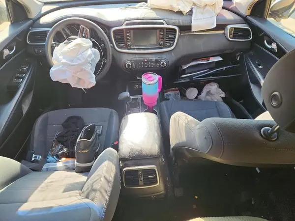 5XYPG4A39KG531012 2019 KIA SORENTO - Image 8