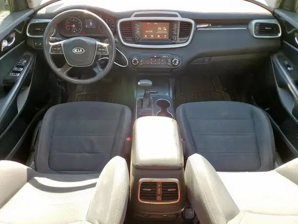 5XYPG4A39KG531849 2019 KIA SORENTO - Image 8
