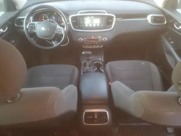 5XYPG4A39KG533293 2019 KIA SORENTO - Image 8