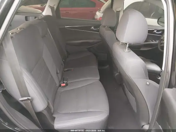 5XYPG4A39KG534752 2019 KIA SORENTO - Image 8