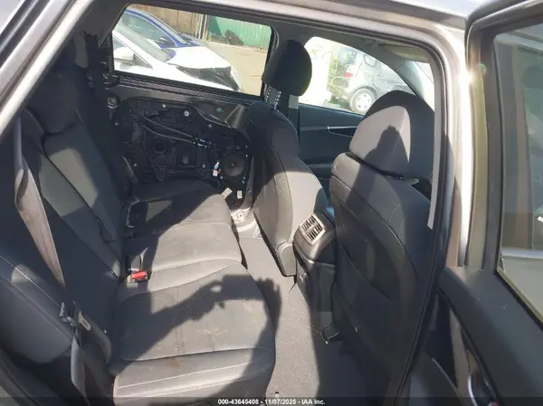 5XYPG4A39KG541281 2019 KIA SORENTO - Image 8