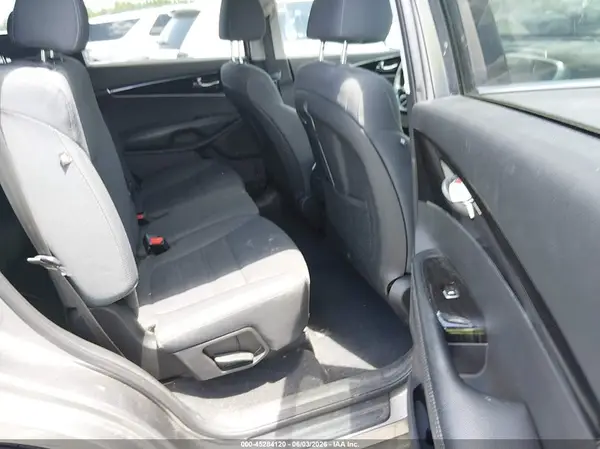 5XYPG4A39KG546626 2019 KIA SORENTO - Image 8