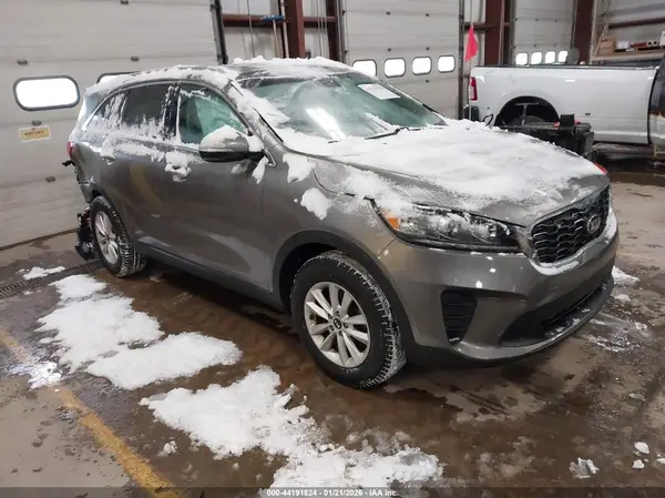 5XYPG4A39KG551955 2019 KIA SORENTO - Image 1