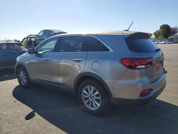 5XYPG4A39KG557237 2019 KIA SORENTO - Image 2