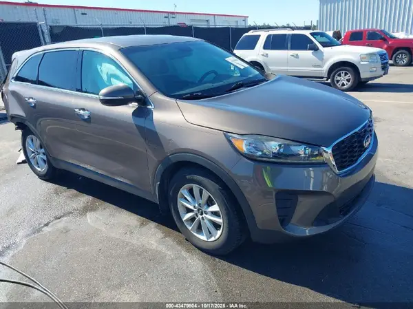 5XYPG4A39KG561255 2019 KIA SORENTO - Image 1