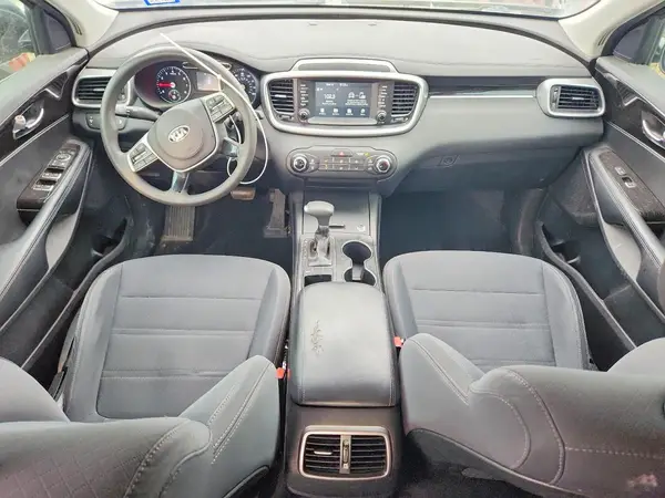 5XYPG4A39KG562180 2019 KIA SORENTO - Image 8