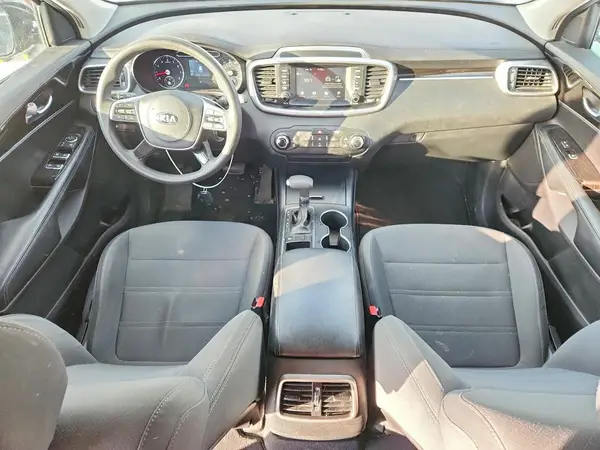 5XYPG4A39KG565810 2019 KIA SORENTO - Image 8