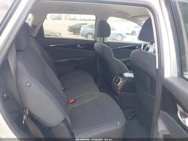 5XYPG4A39KG568254 2019 KIA SORENTO - Image 8