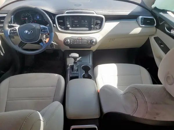 5XYPG4A39KG568562 2019 KIA SORENTO - Image 8