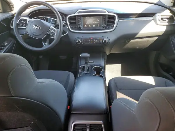5XYPG4A39KG575625 2019 KIA SORENTO - Image 8