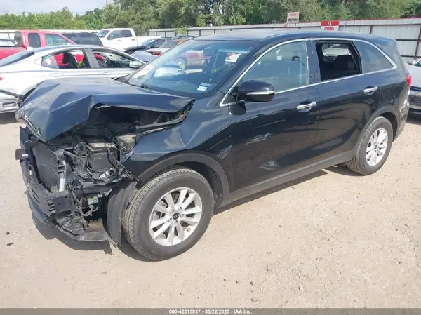 5XYPG4A39KG577861 2019 KIA SORENTO - Image 2