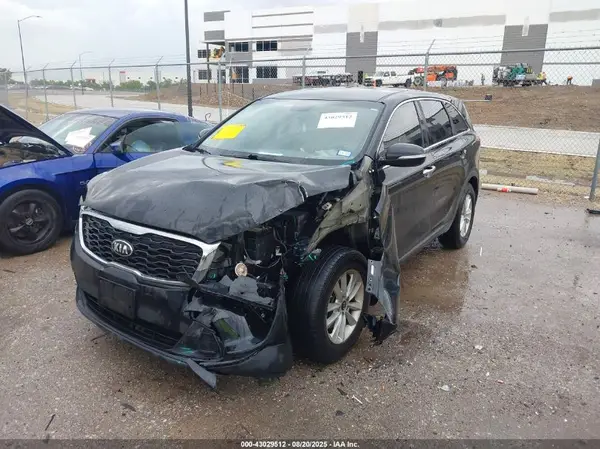 5XYPG4A39KG578377 2019 KIA SORENTO - Image 2