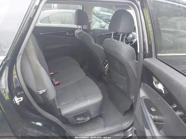 5XYPG4A39KG578377 2019 KIA SORENTO - Image 8