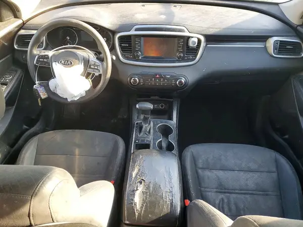 5XYPG4A39KG581571 2019 KIA SORENTO - Image 8