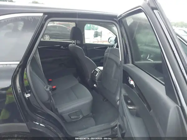 5XYPG4A39KG584941 2019 KIA SORENTO - Image 8