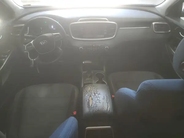 5XYPG4A39KG585751 2019 KIA SORENTO - Image 8