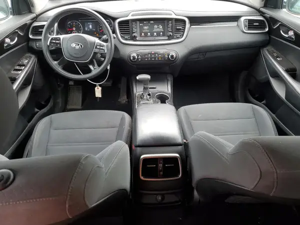 5XYPG4A39KG585958 2019 KIA SORENTO - Image 8