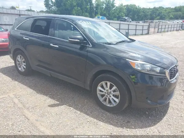 5XYPG4A39KG587368 2019 KIA SORENTO - Image 1