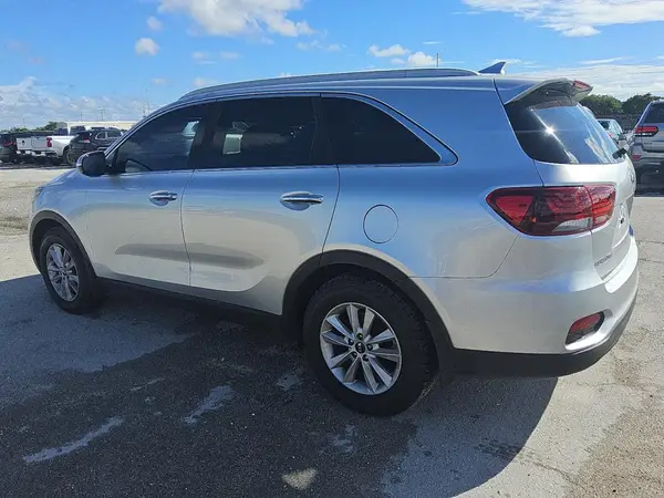 5XYPG4A39KG590139 2019 KIA SORENTO - Image 2