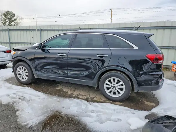 5XYPG4A39KG592070 2019 KIA SORENTO - Image 2