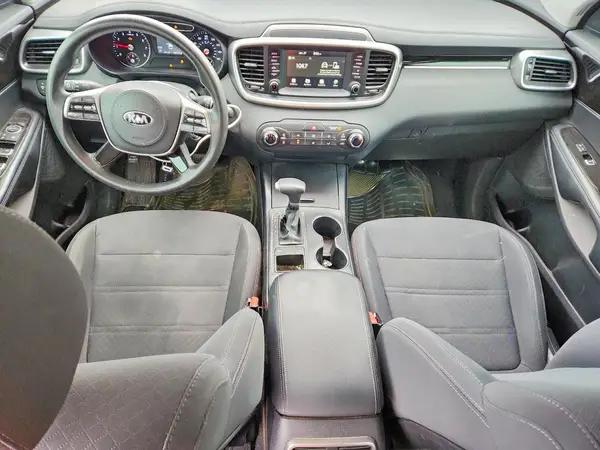 5XYPG4A39KG592070 2019 KIA SORENTO - Image 8