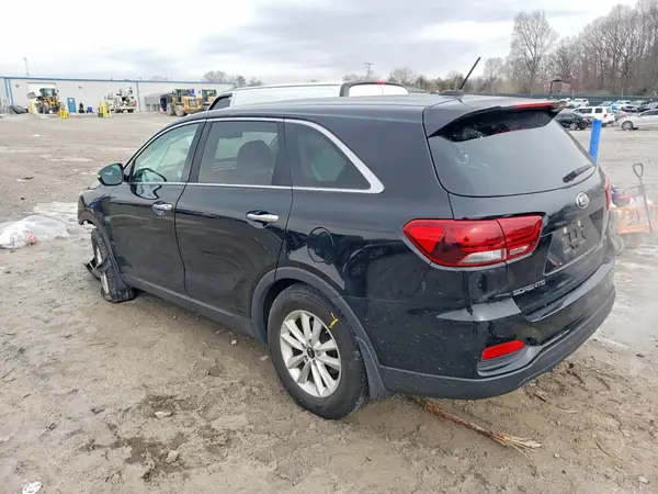 5XYPG4A39KG597298 2019 KIA SORENTO - Image 2