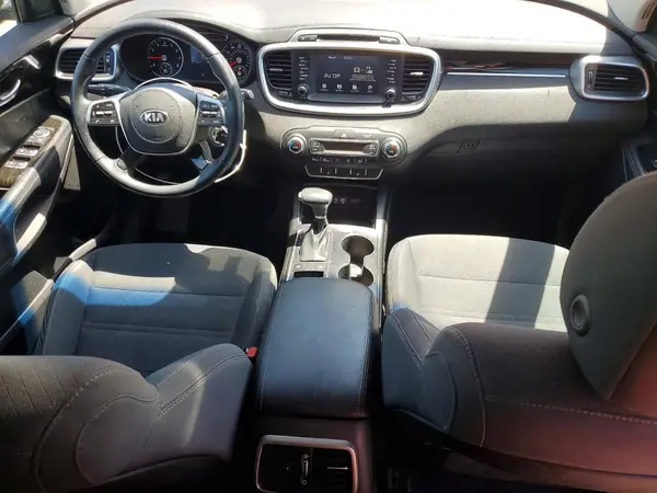 5XYPG4A39KG610230 2019 KIA SORENTO - Image 8