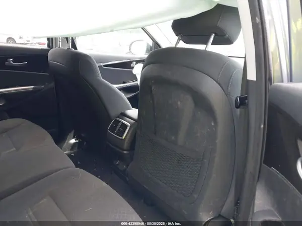 5XYPG4A39LG652818 2020 KIA SORENTO - Image 8