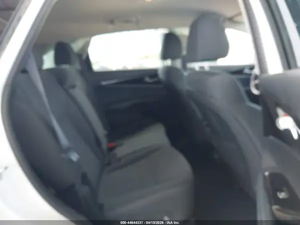 5XYPG4A39LG666380 2020 KIA SORENTO - Image 8