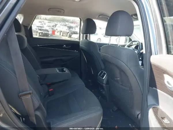 5XYPG4A39LG668050 2020 KIA SORENTO - Image 8