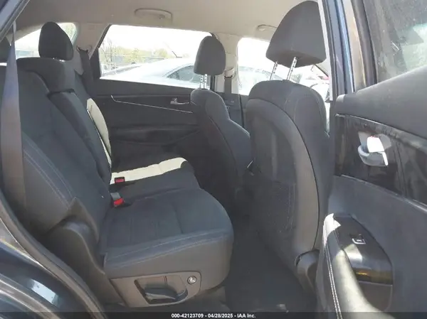 5XYPG4A39LG681123 2020 KIA SORENTO - Image 8