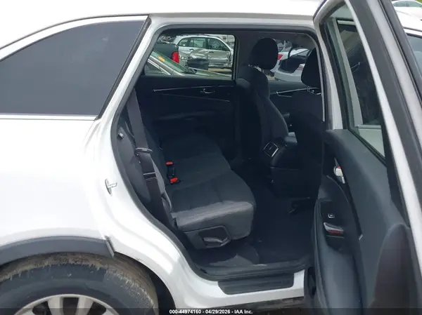 5XYPG4A3XGG004278 2016 KIA SORENTO - Image 8