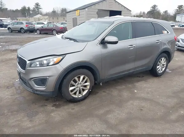 5XYPG4A3XGG006211 2016 KIA SORENTO - Image 2