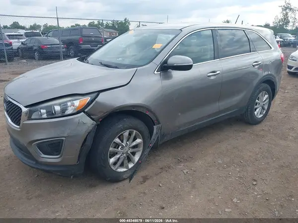 5XYPG4A3XGG007892 2016 KIA SORENTO - Image 2